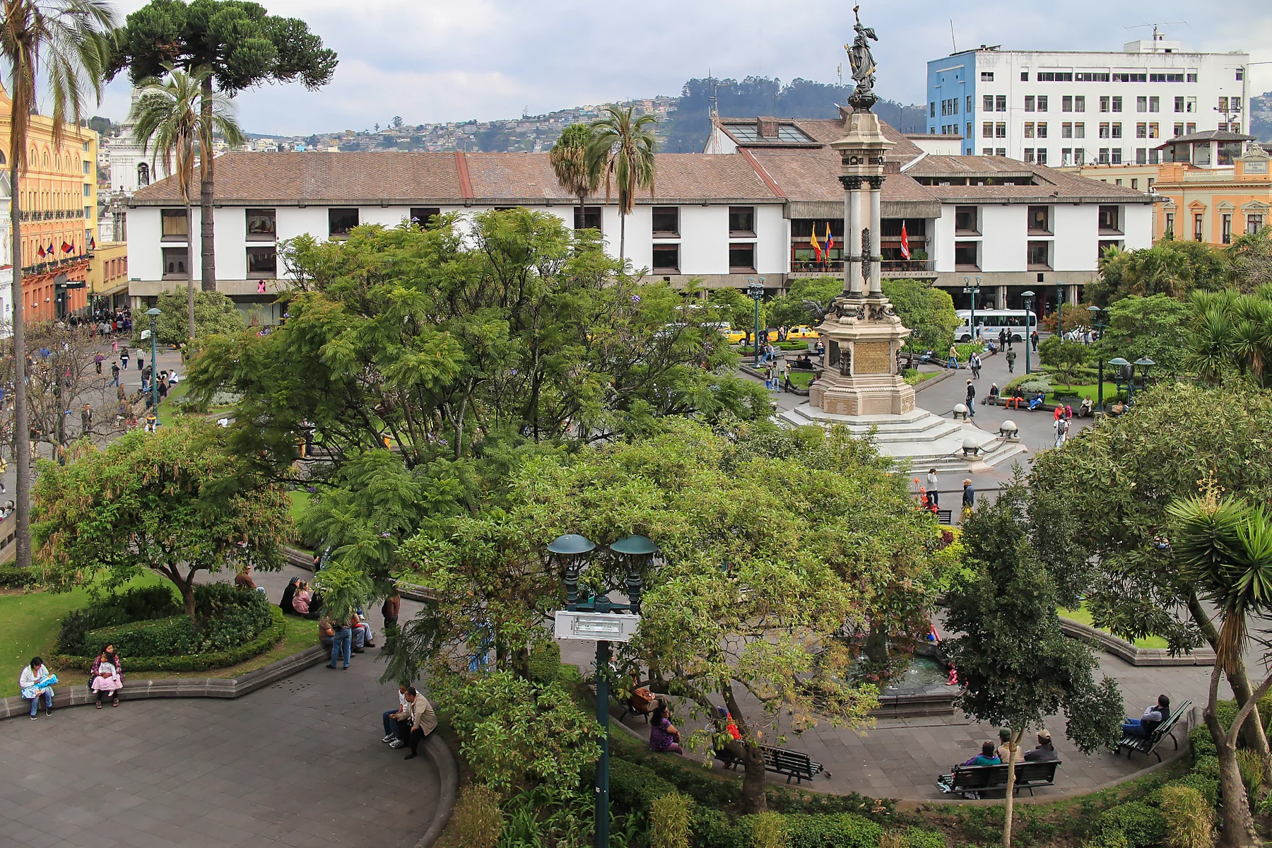 plazagrandequitoecuador-4.jpg
