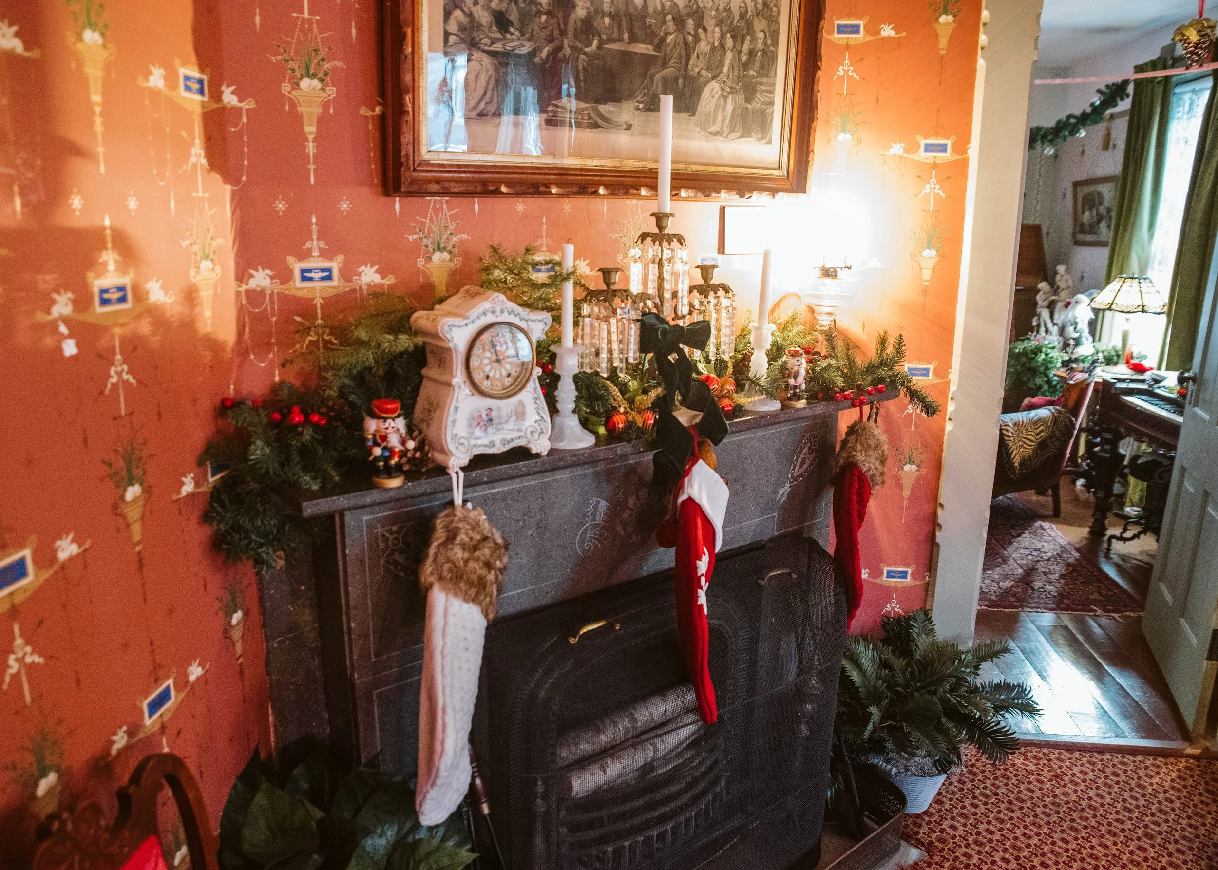 Holiday Portraits in the Victorian Cottage