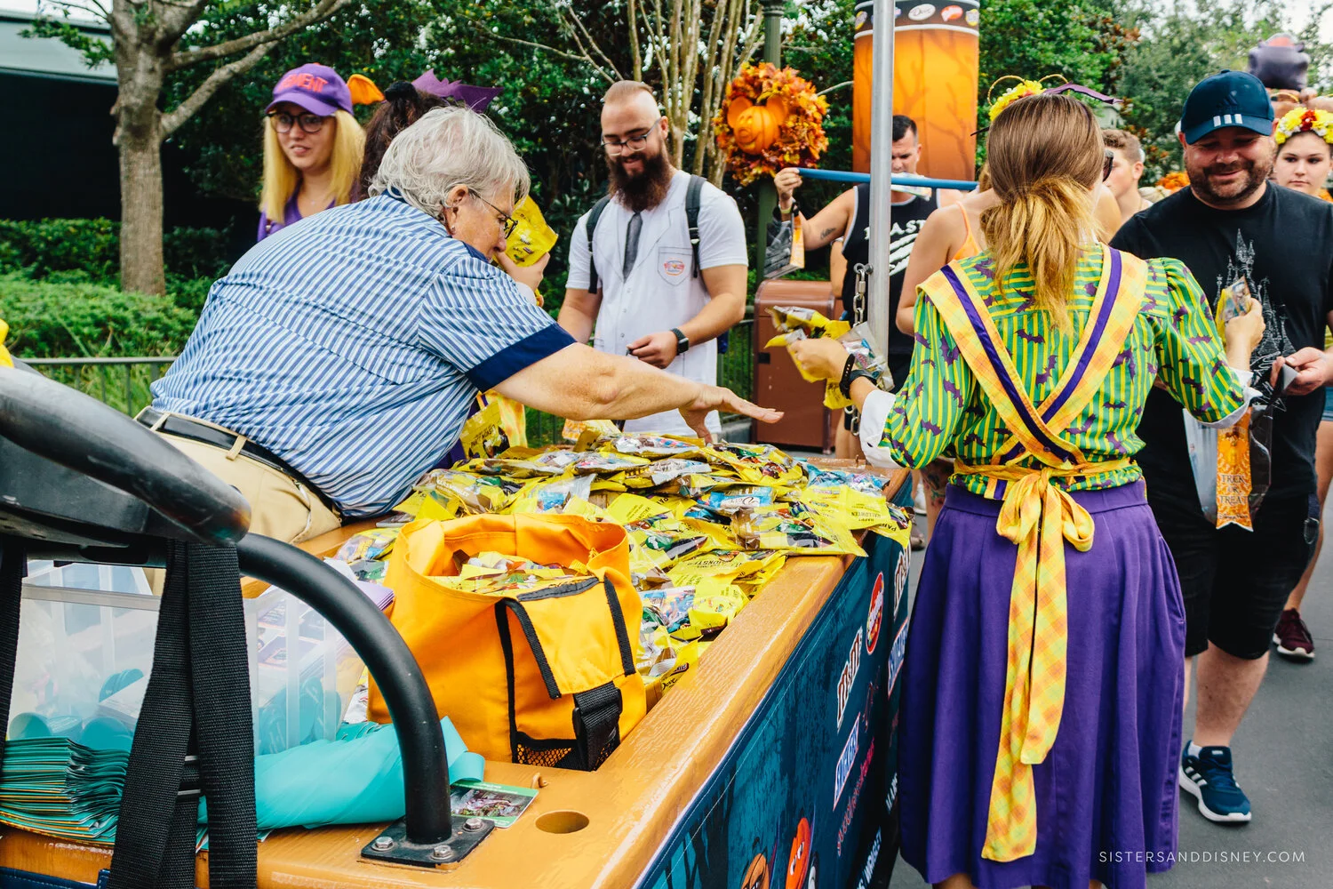 2019Sept_S&D_MK-MickeyHalloweenParty_Watermark-5.jpg