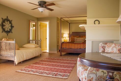 The Green Room - King bed and twin