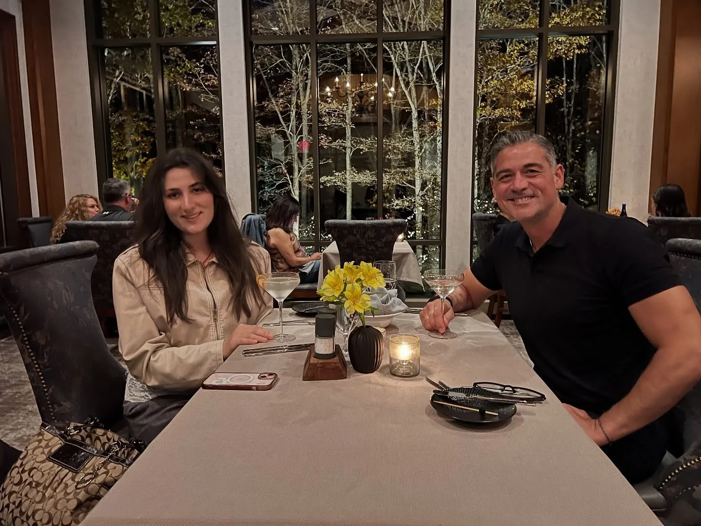 Lovely dinner with my favorite first daughter ❤️, @annakofitsas_ , before I present on stress strategies at @woodloch 
Like my screensaver ❤️.