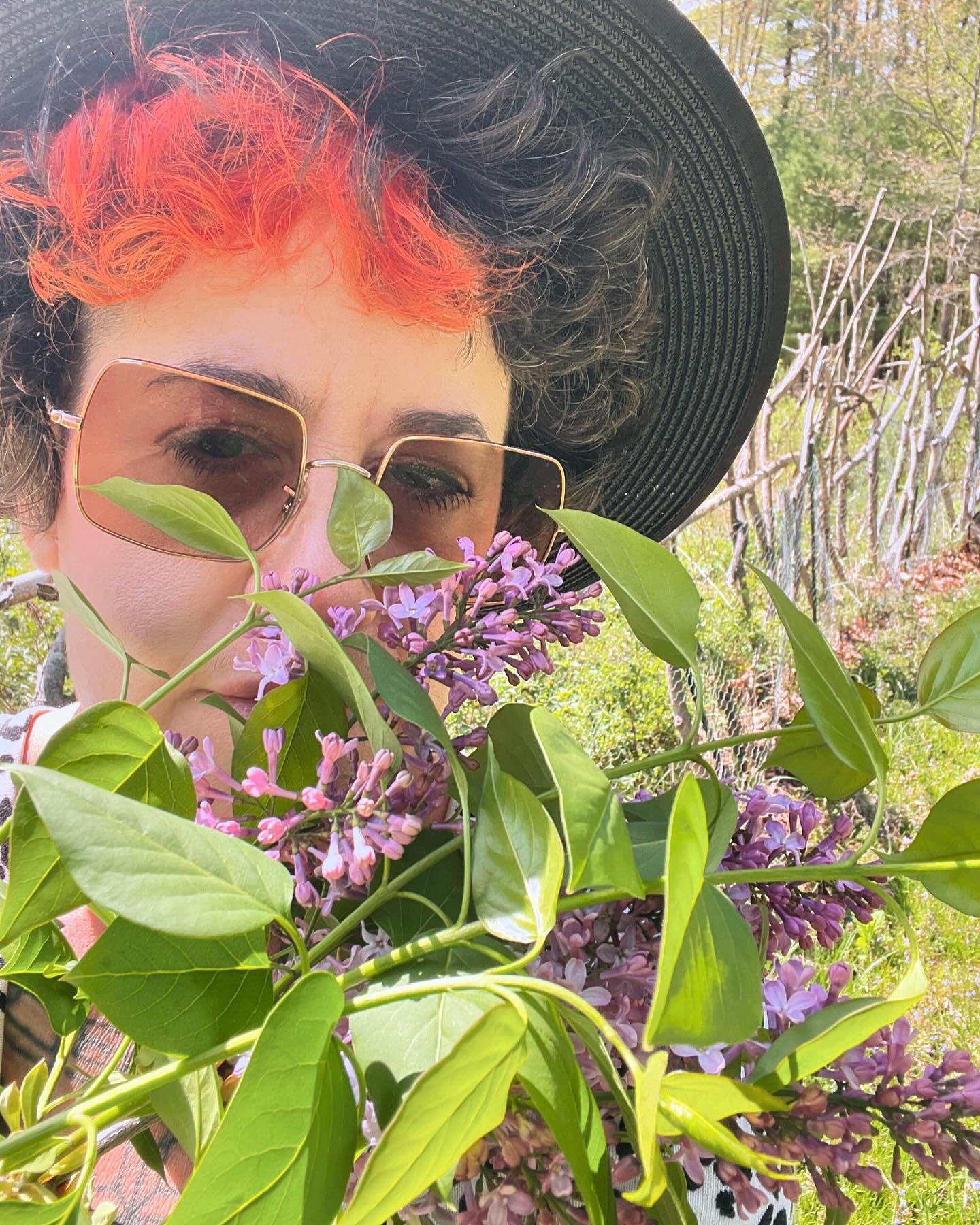 Lilac season! This little babe was one of the first things I planted when I moved to the country. 4 years of sweet blooms.
.
.
.#selfie #lilac #flowerfreak