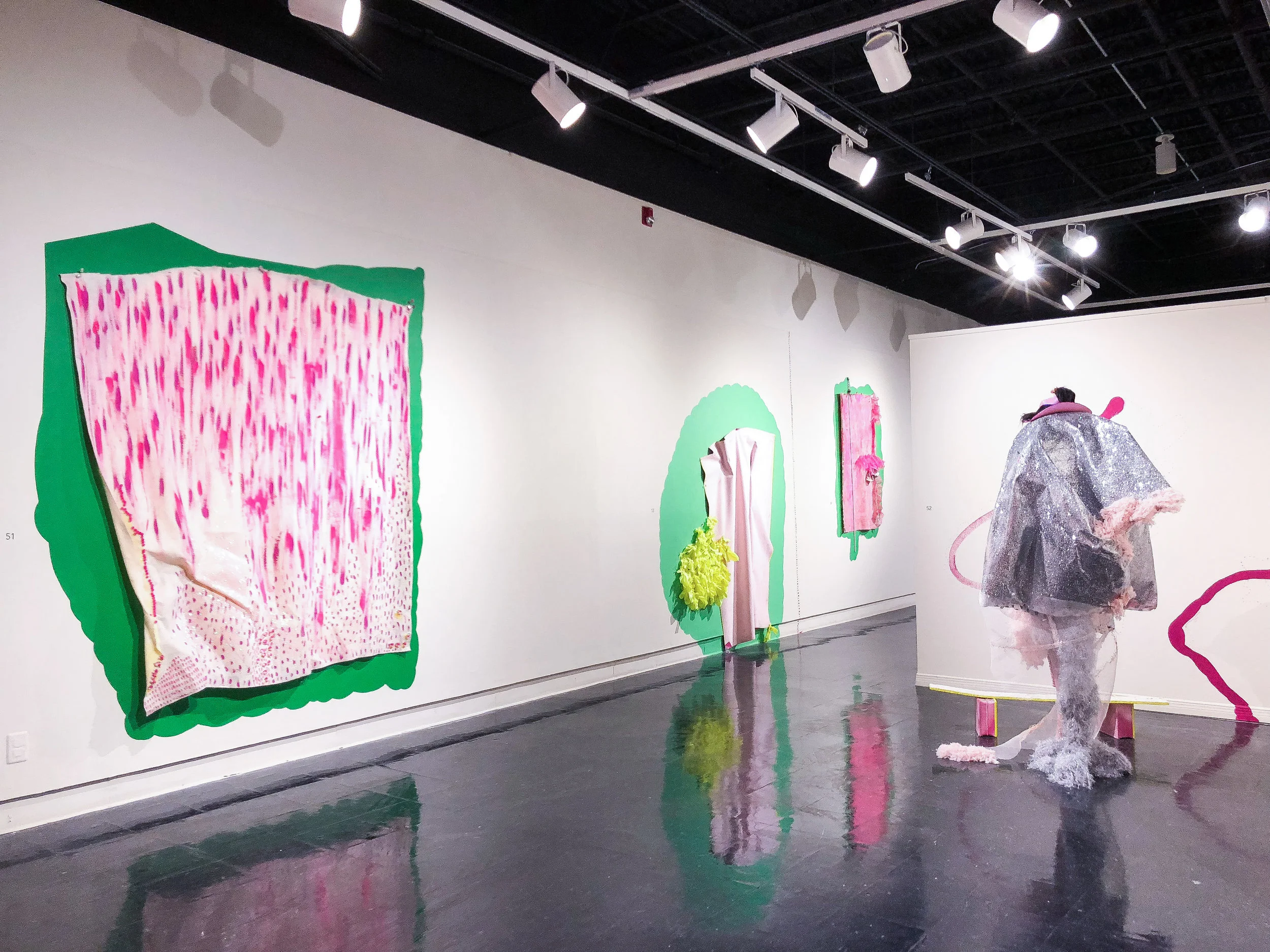 Happy Girls Are The Prettiest / Install Shot No. 3