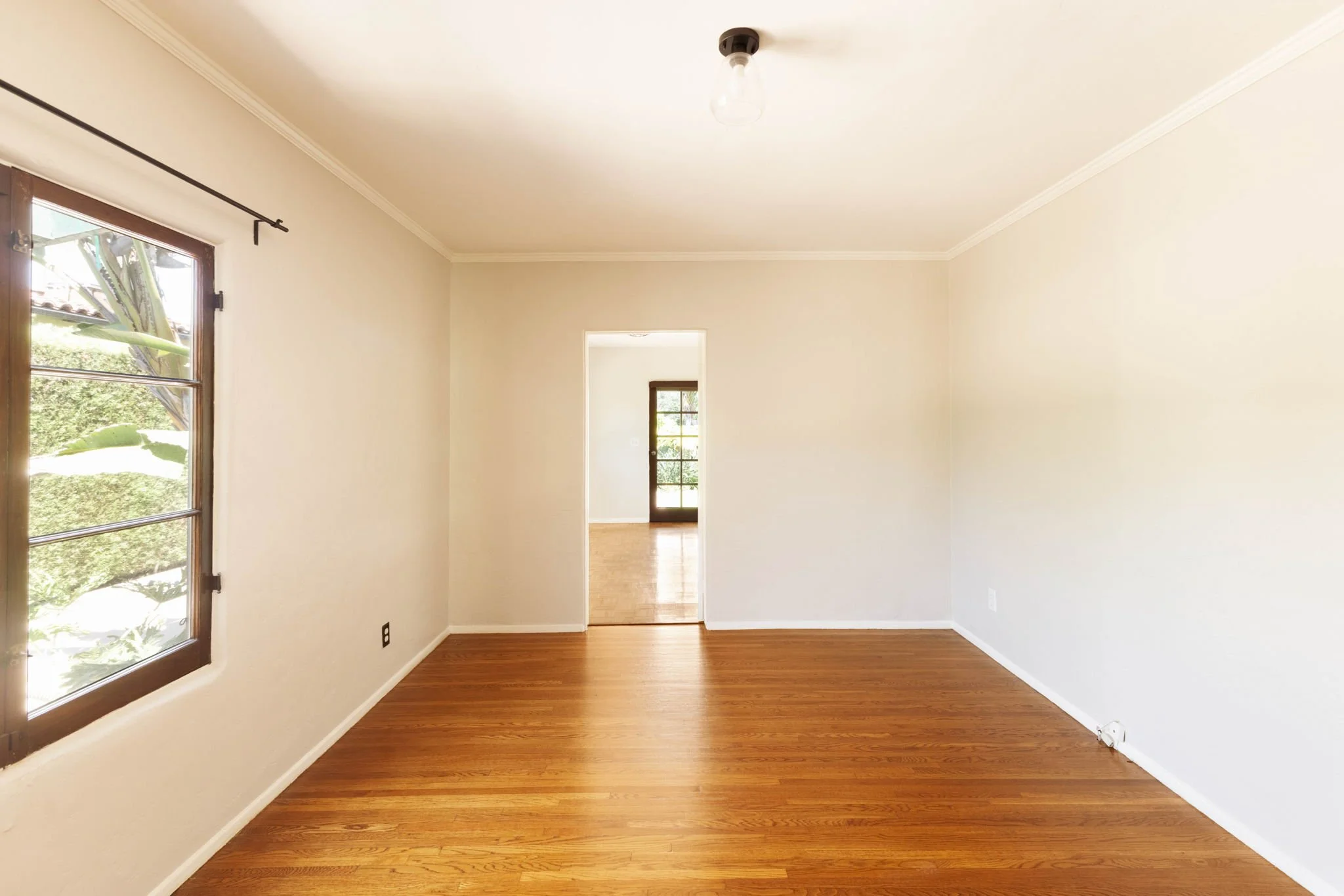 24-web-or-mls-112-n-valley-st.jpg