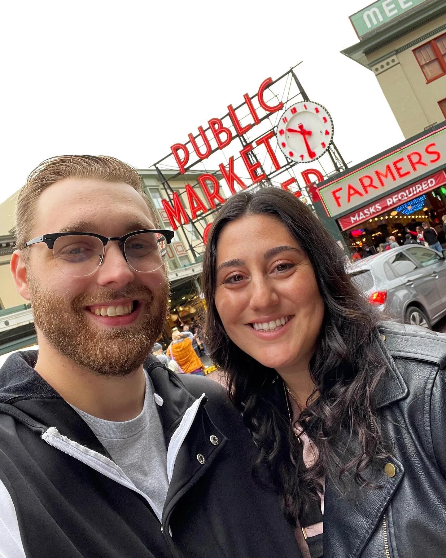 Surprised @johnarnett.jpg for his birthday &amp; flew out to Seattle for his day off of tour. Can&rsquo;t wait for you to be home, 1 more week. ❤️
