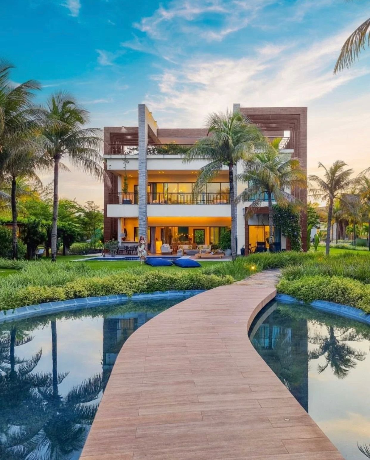 Turnkey Luxury 5 Bed Beach Property in FortalezaR11M — Brazil Beach