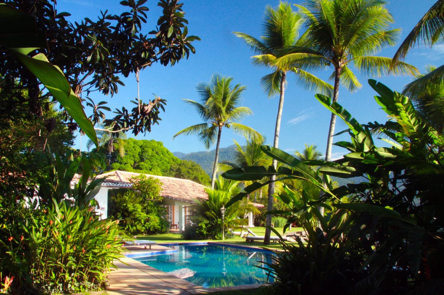 Spectacular 5 Bed Oceanfront Property For Sale in Rio de JaneiroPOR