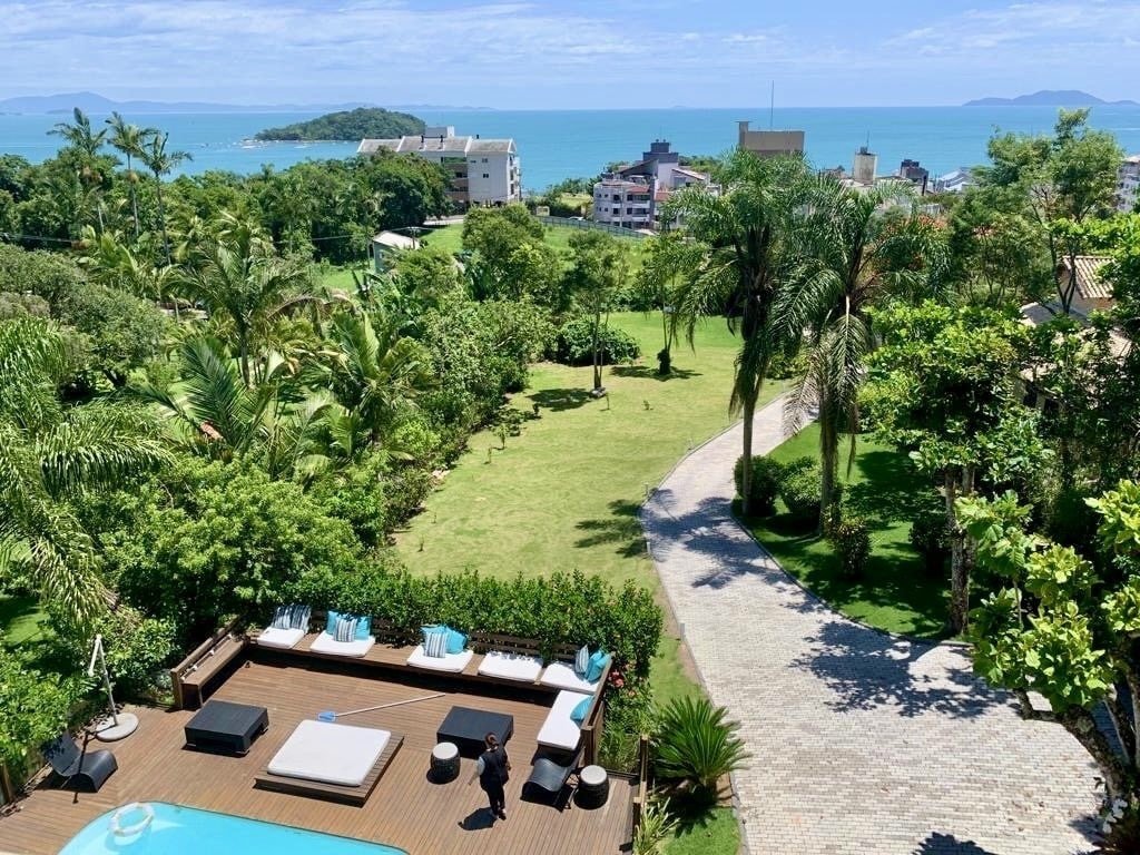 Luxury Modern Villa in Jurerê – Prime Florianópolis Location-R$9.5M