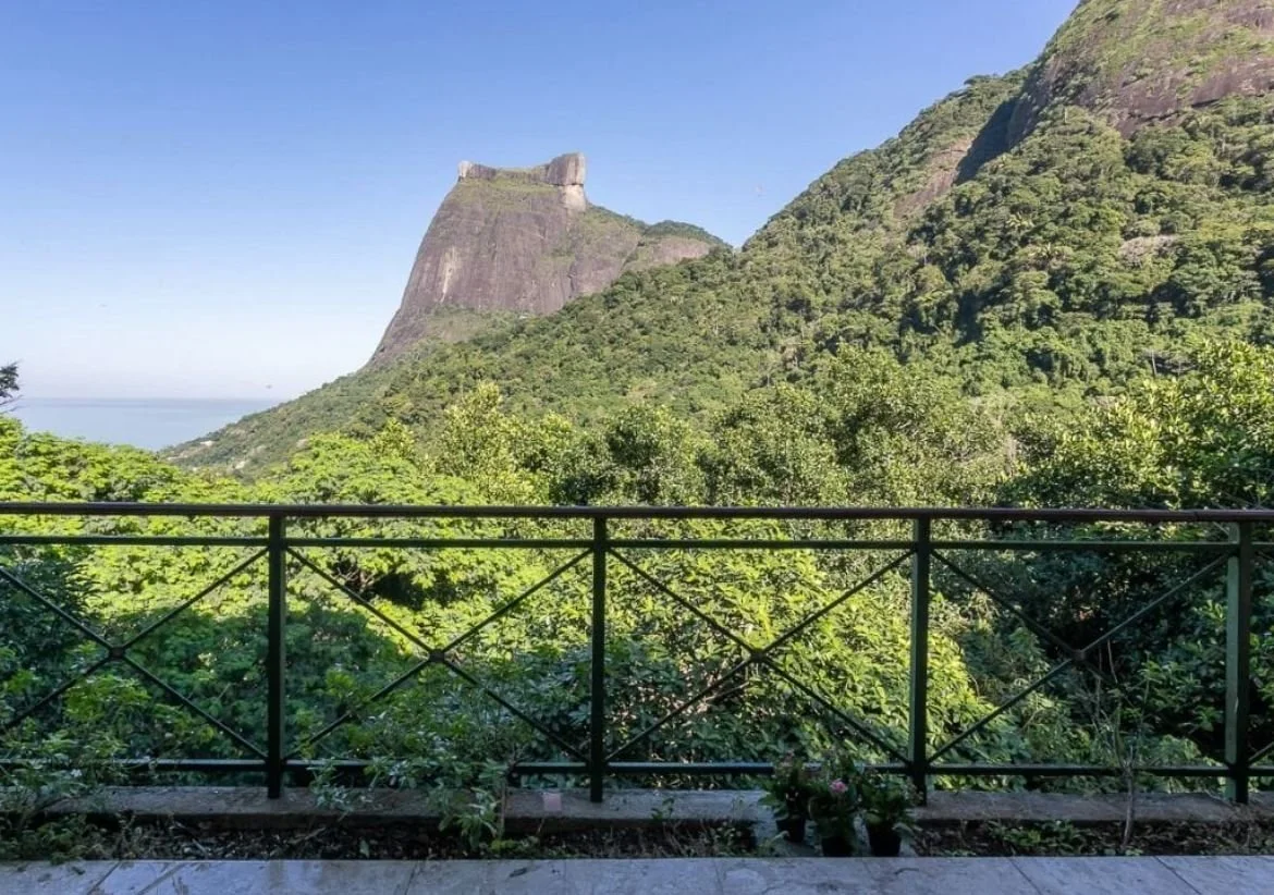 Elegant Home With Epic Views in São Conrado-Rio-R$6M