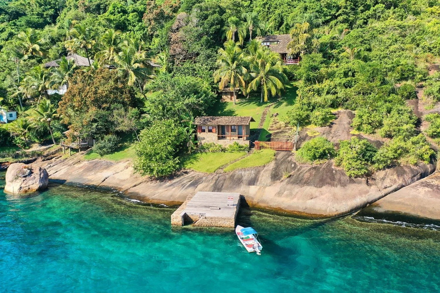 Idylic Waterfront House With Jetty in Paraty-R$6M