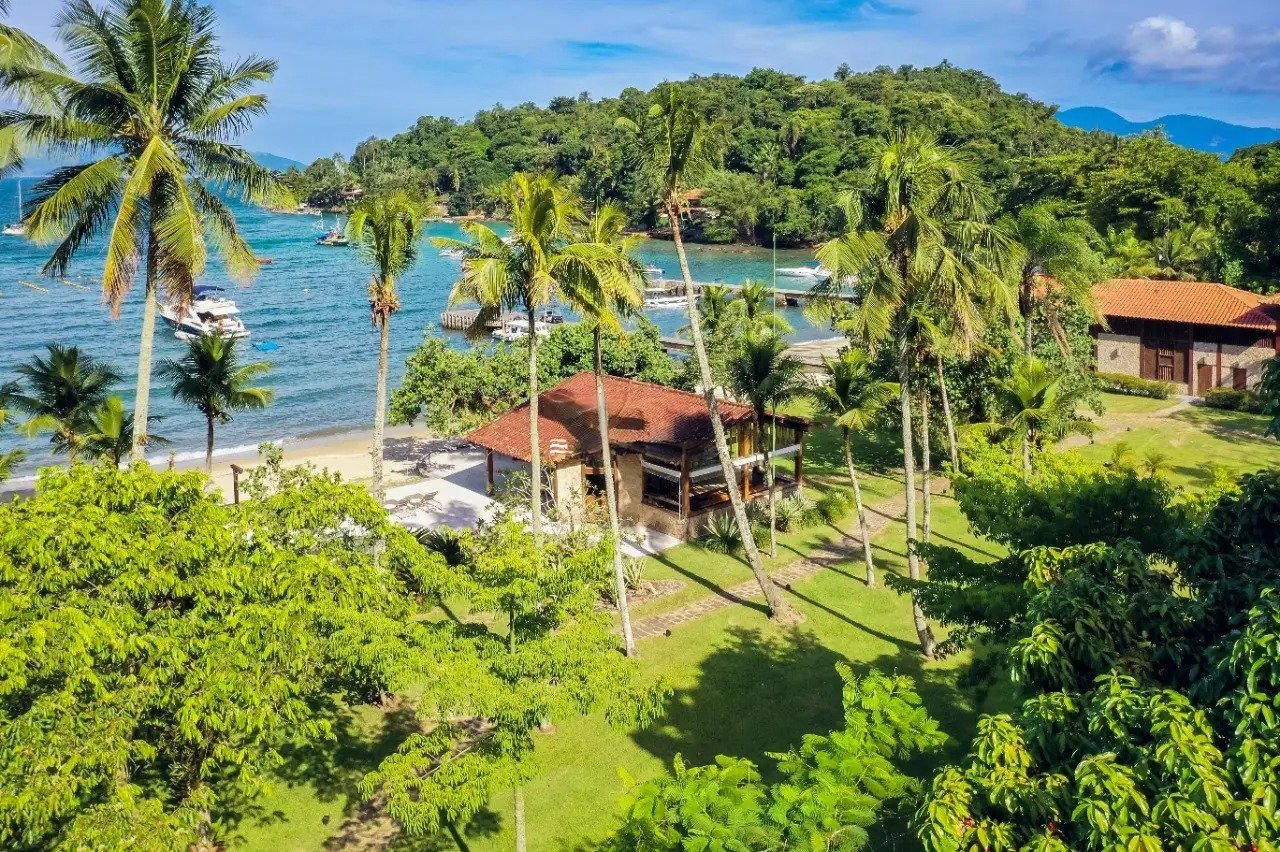 Magnificent Beachfront Estate For Sale in Angra Dos Reis - R$30 Million