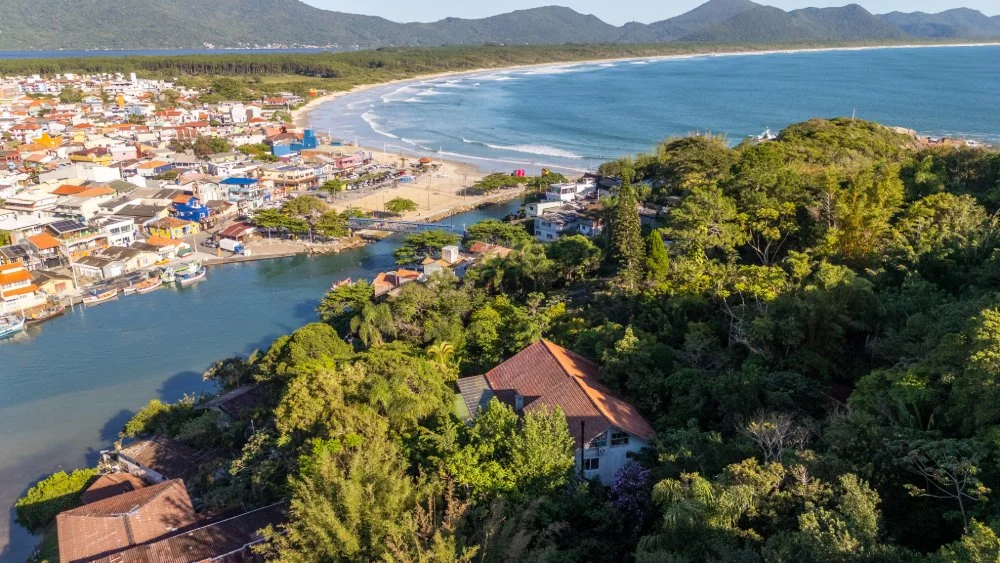 Oceanfront Eco/Surf Lodge – Florianópolis, Brazil