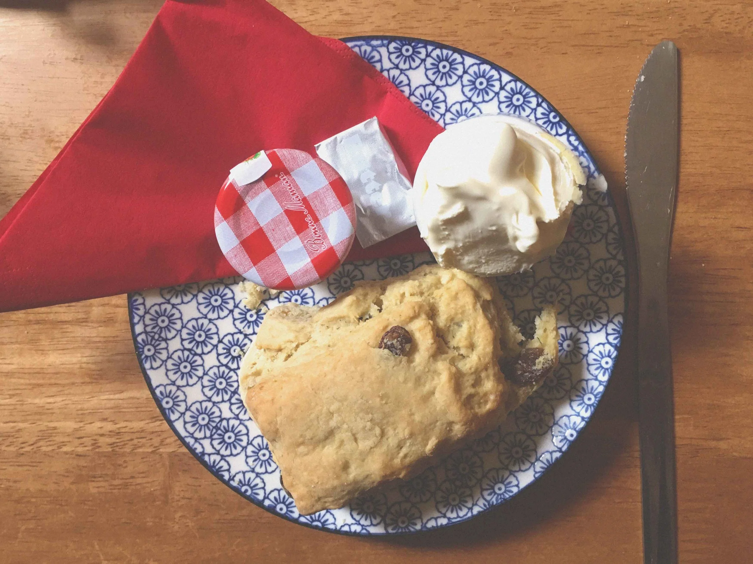 £4.50 Cream tea, get in!