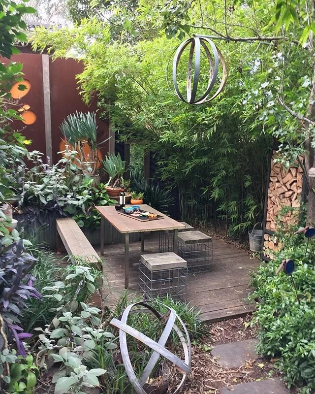 #avoidingthepostISOcrowds
🌿
Sanctuary, cocooning, garden immersion, selfcare, my happy place ... whatever it&rsquo;s called, I could stay here and escape the world for a long time!
🌿
#thankful #gardenatNo5 #weekendretreat #happygardener #sanctuary 