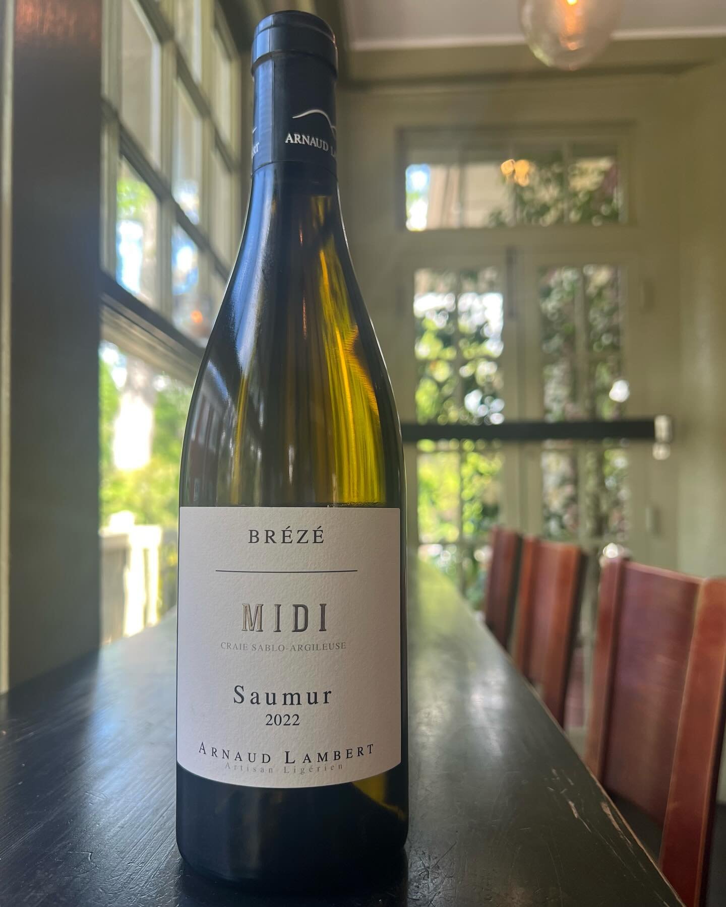 Hello Chenin Blanc lovers! Our latest by-the-glass special is a regal dry style of Chenin from Br&eacute;z&eacute;, one of the finest sections of Saumur in France&rsquo;s Loire Valley. It&rsquo;s fresh but deep, and so very ready for springtime. It t