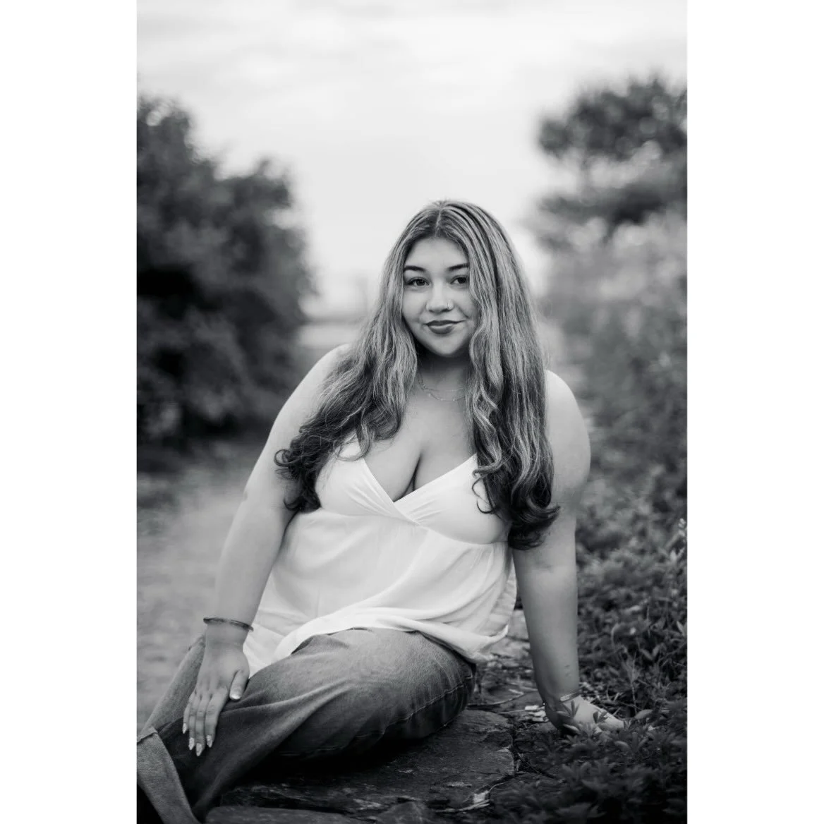 Last week, I got to capture Lacey&rsquo;s senior session at Fort Williams Park at sunset. With her older sister Ashley assisting, we traversed the trails and beach and ruins at the park and had the best time just gabbing it up 🫶🏼 Lacey is sweet and