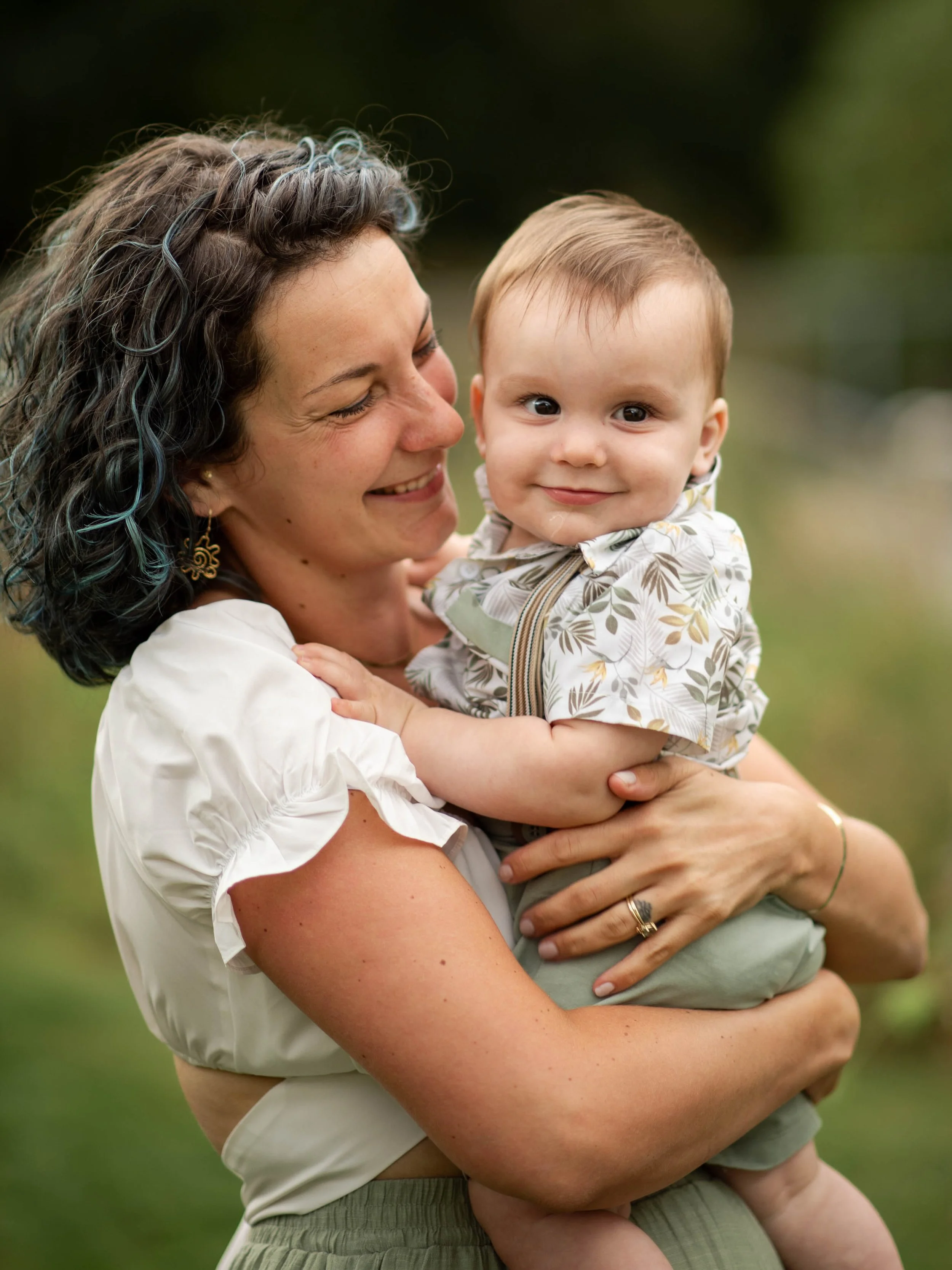 Had the absolute delight of capturing Beata, Mike, and their newest addition: Dionizy, or Dio for short. For this photoshoot, Mike and Beata lured their family members over with delicious food (I had to taste the homemade Polish potato cake and&helli
