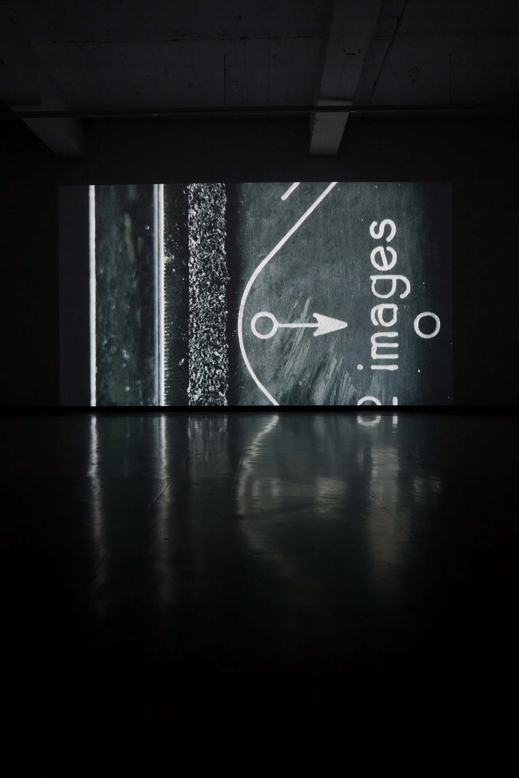 THE NEUTRALITY ESCAPE 2008 Video projection 25', 11 min. PASCAL GRANDMAISON ©