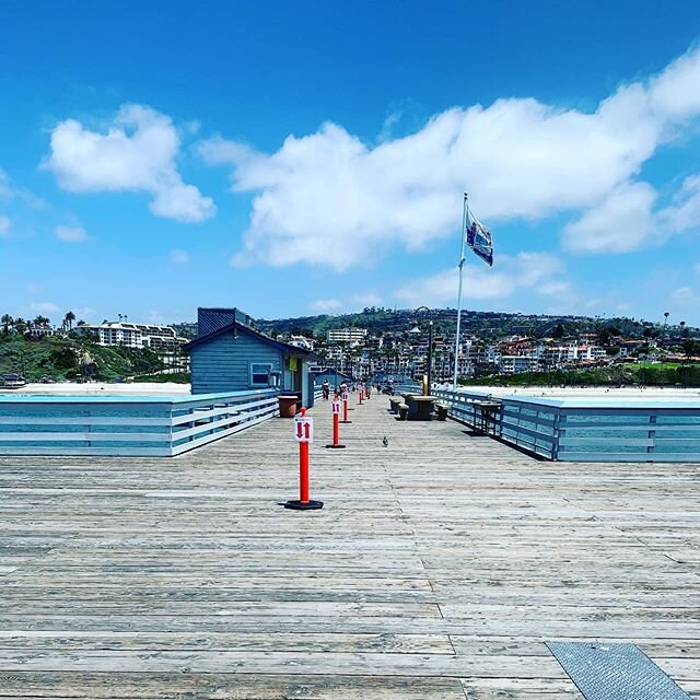 Social distancing on San Clemente Pier. #sanclemente #staytotheright