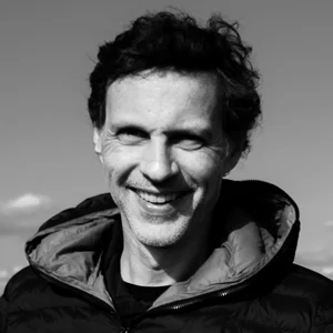 Robert+Gilvesy_BW+.jpg