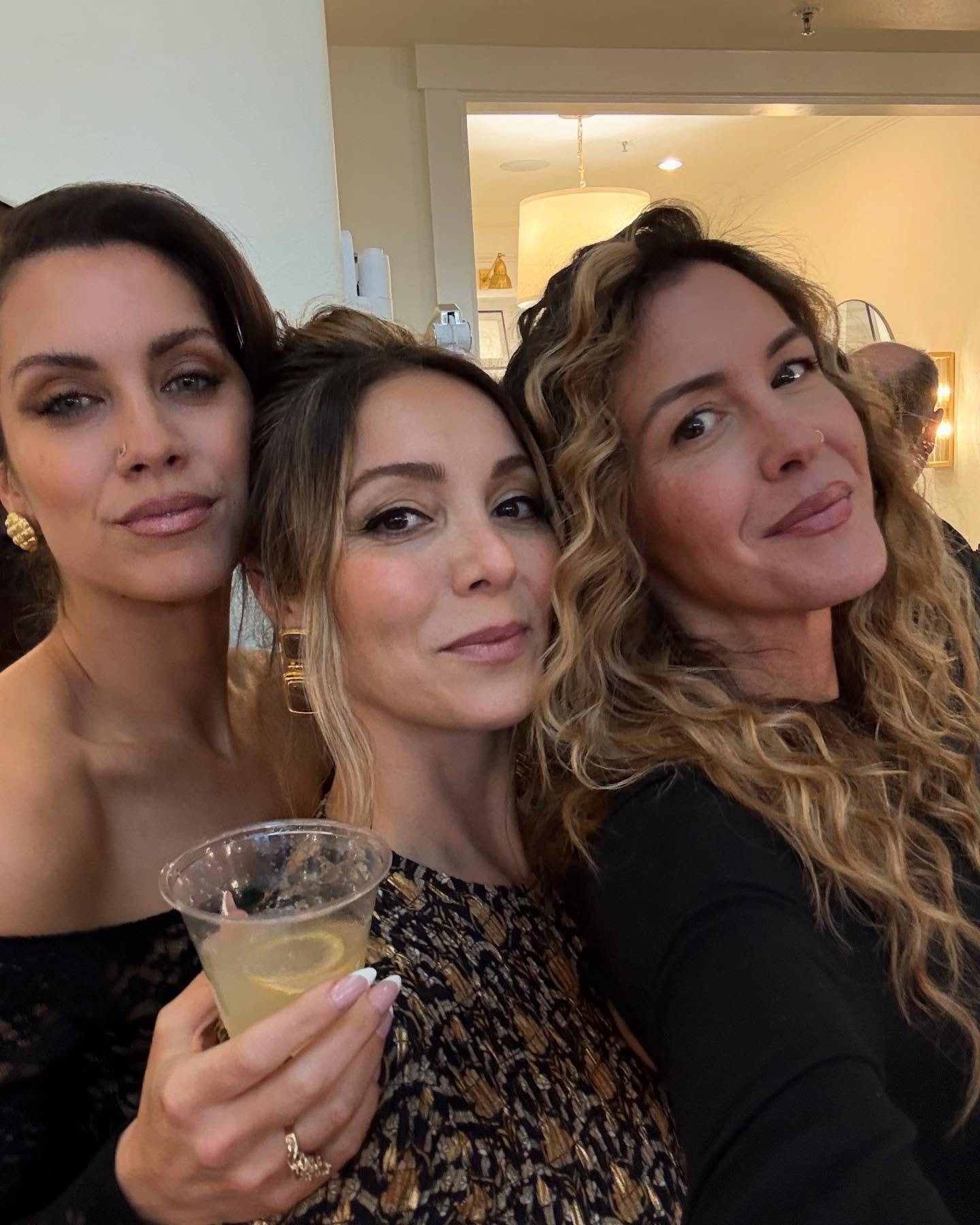 Some snapshots of a perfect evening celebrating the grand opening of @currentsalondanville 🥂