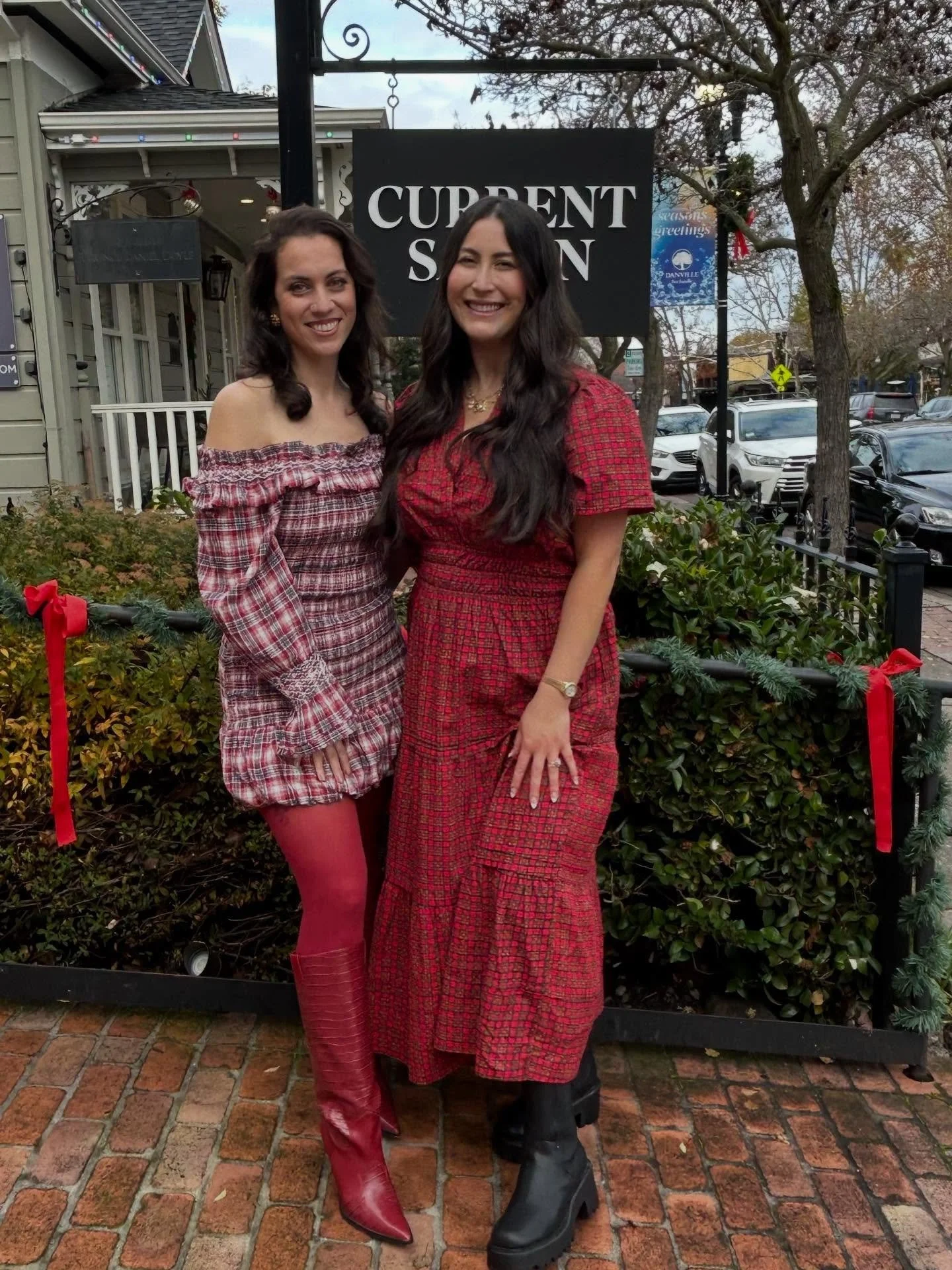 Many years of holiday matching with @jennifermartellbeauty ❤️🎄