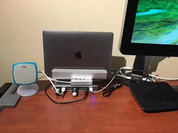 Picture of the back of the mini display port adapter.