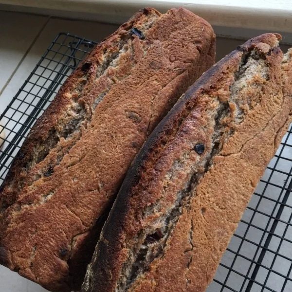 April-Danann-sourdough-bread.jpg
