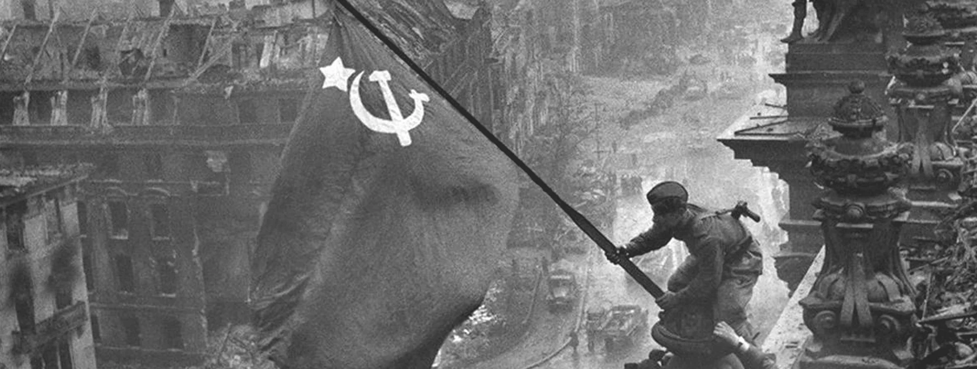 Nº 12. The Decline of Fascism Invasion of Sicily. Mussolini's downfall. Ploesti. Invasion of the Italian Peninsula. Nº 13. The Slow Italian Campaign Cassino. Anzio. Liberation of Rome. The Gothic Line. Liberation of Italy. Nº 14. The Road to Tokyo The battles for Guadalcanal, Munda, Bouganville and the South-Pacific area launch the thrust to the Japanese Empire's capital city. Nº 15. The Pacific in Flames The Central Pacific area, with its huge distance ranges, rekindle the war between the Japanese and the Americans. Nº 16. D-Day Allied invasion of Normandy. Liberation of Paris.