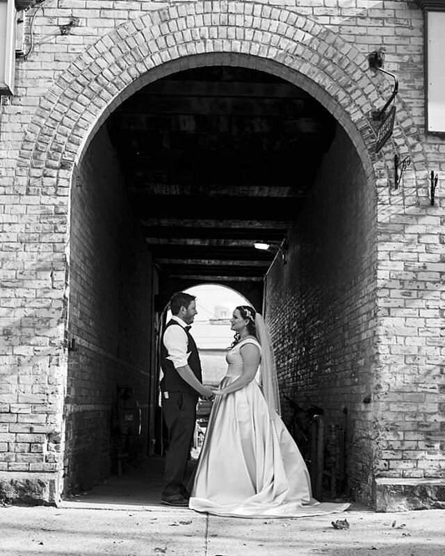 I love the way the arch frames this beautiful couple 😍 - #ottawa #photography #professionalphotographer #mayadesrosiersphotography #wedding #weddingphotography #weddingceremony #weddingparty #weddinggown #weddingrings #weddingreception #weddingflowe