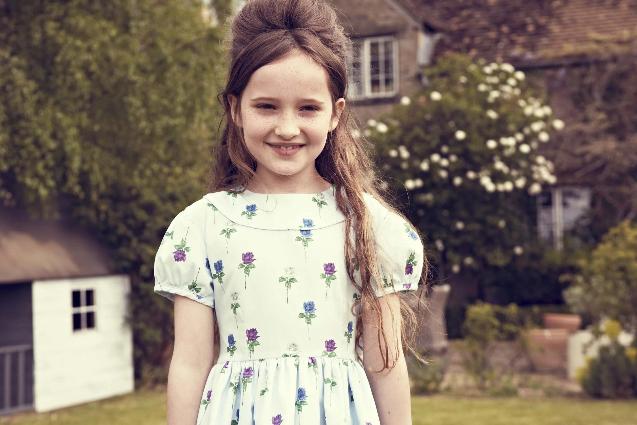 phoebeharrisonblueflower1.jpg