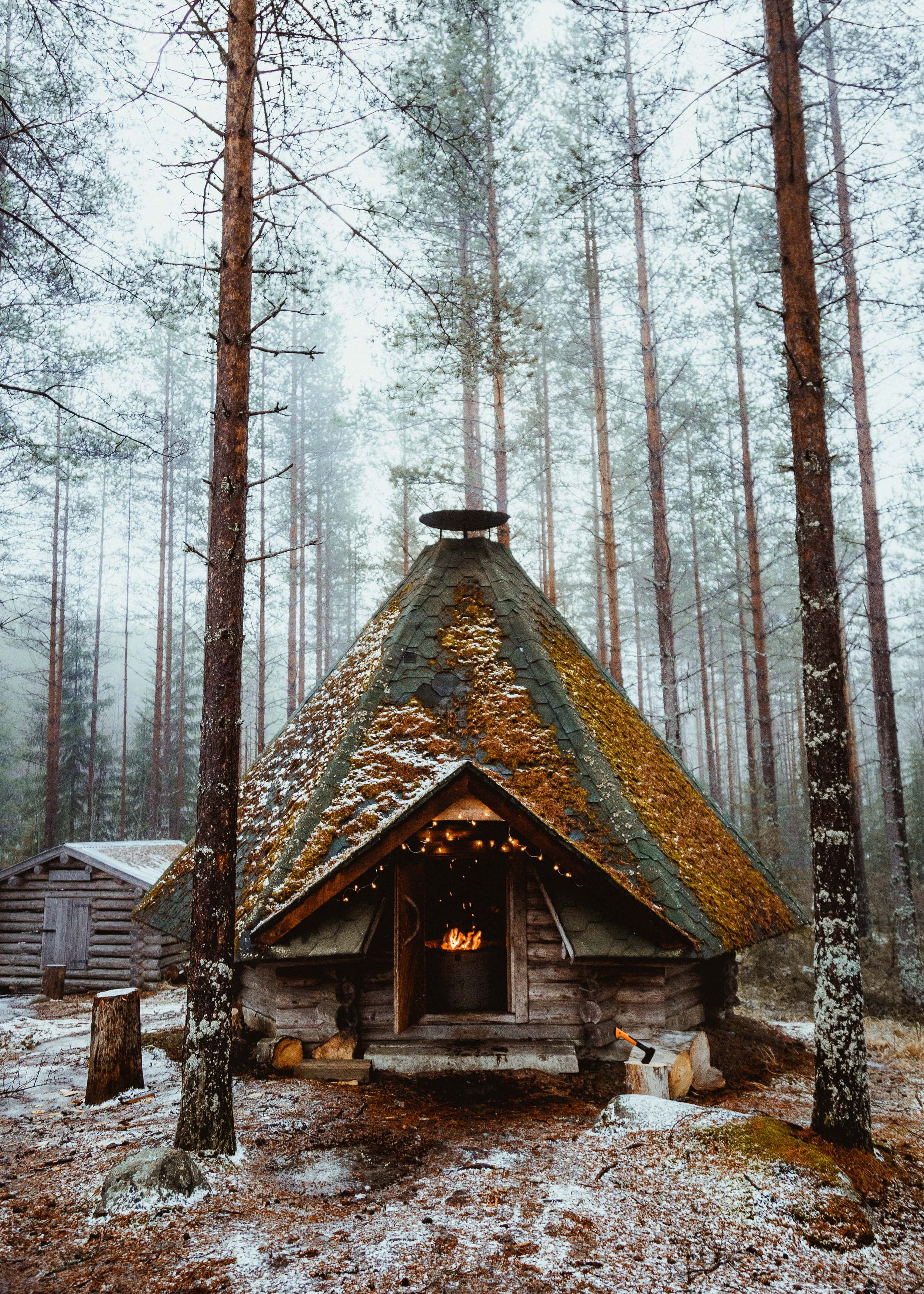 41-finland-camping-cabin-kota-hut-campfire-winter-anna-elina-lahti-photographer.jpg