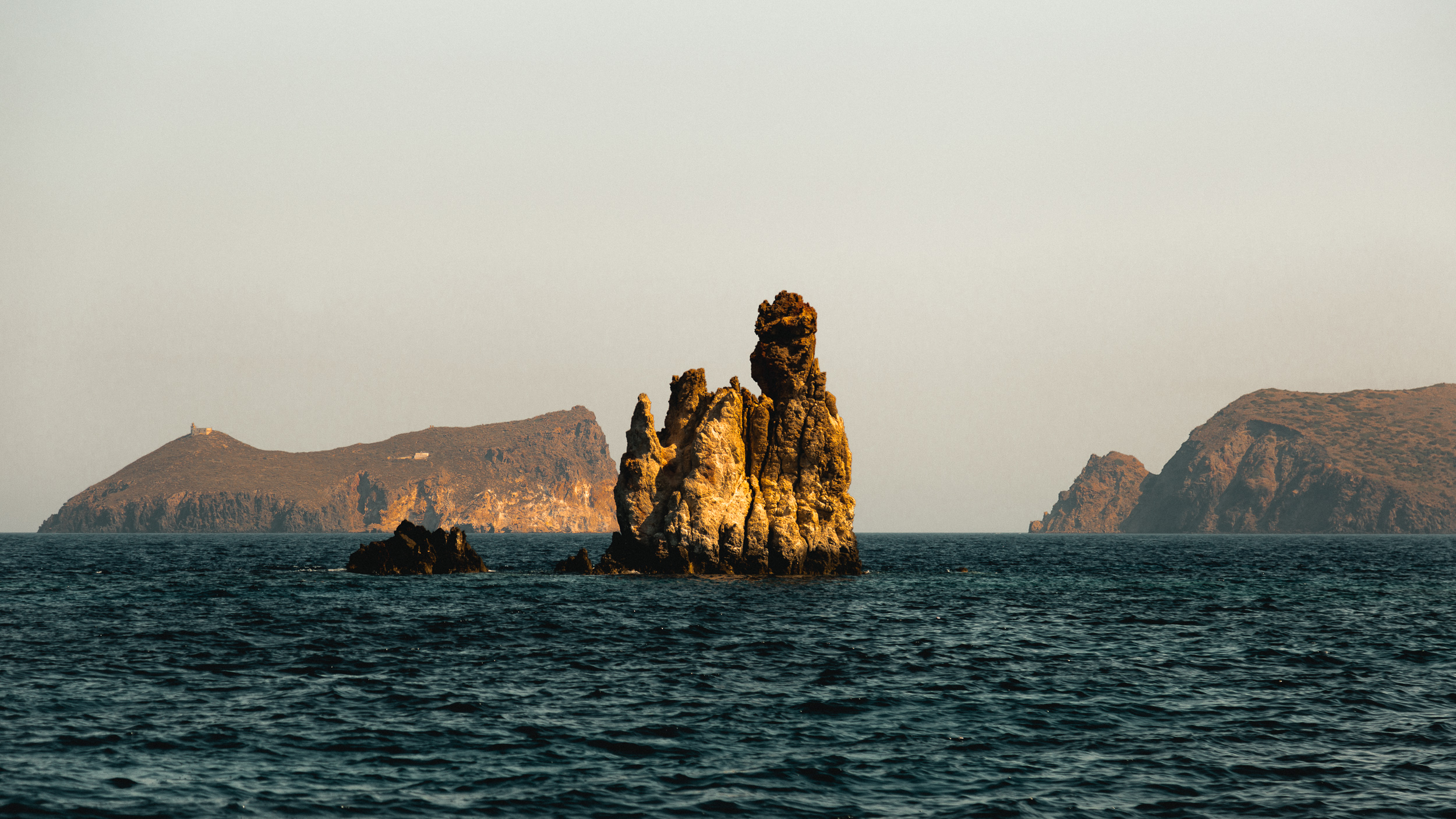 06-milos-island-greece-cyclades-seastack-anna-elina-lahti-photographer.jpg