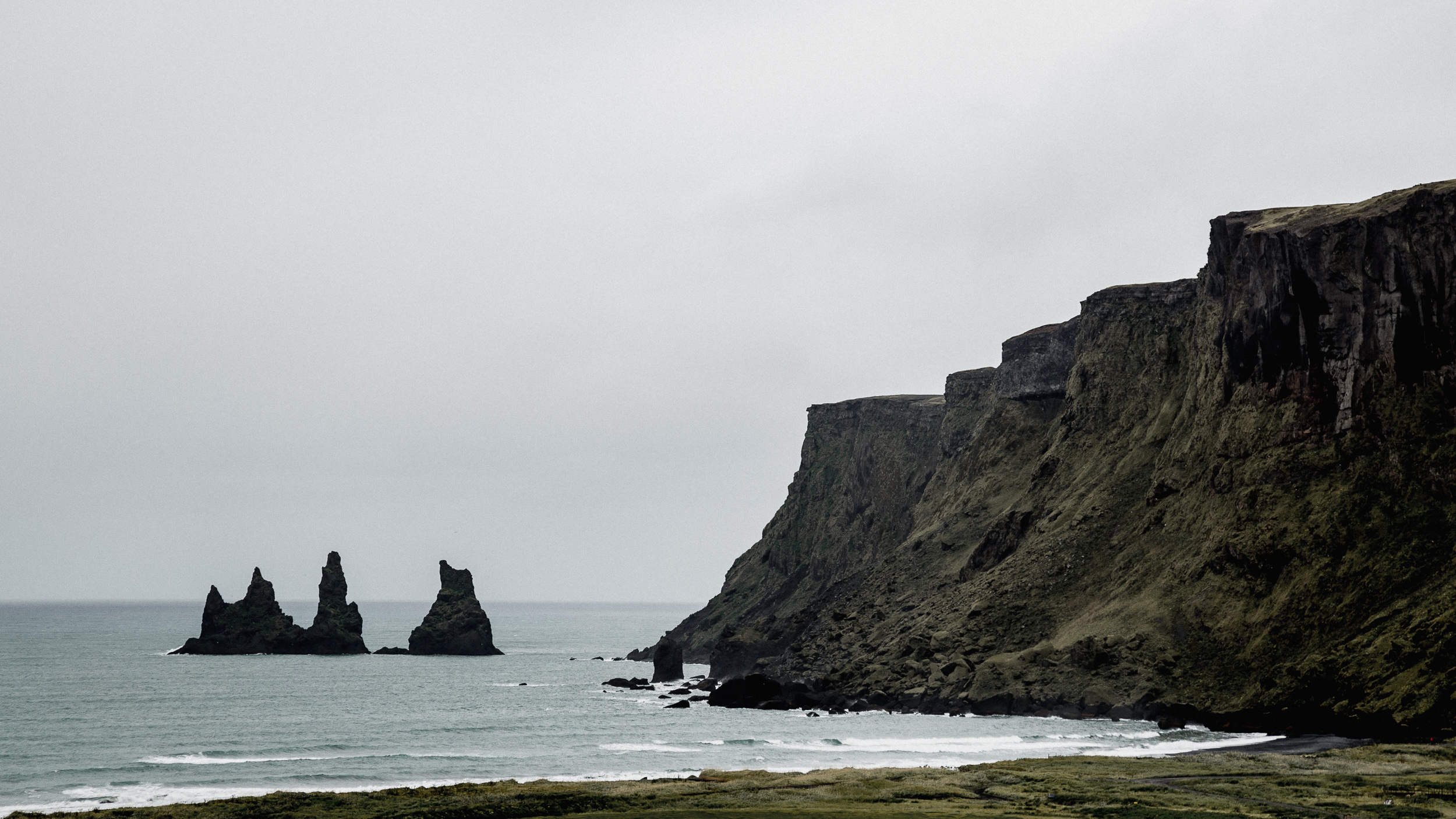 08-iceland-vik-sea-stacks-anna-elina-lahti-photographer.jpg