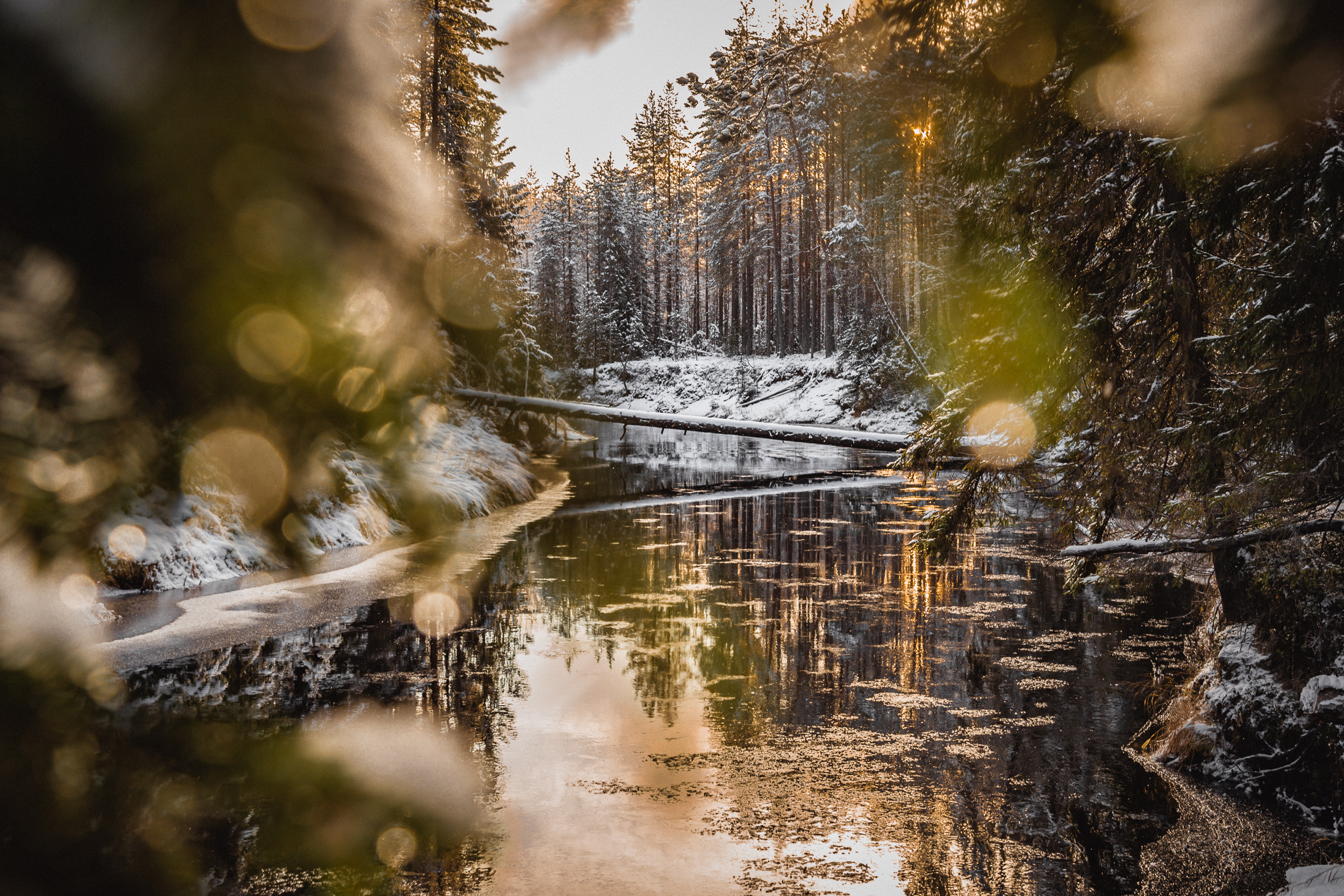 11-finland-winter-hiking-river-anna-elina-lahti-photographer.jpg