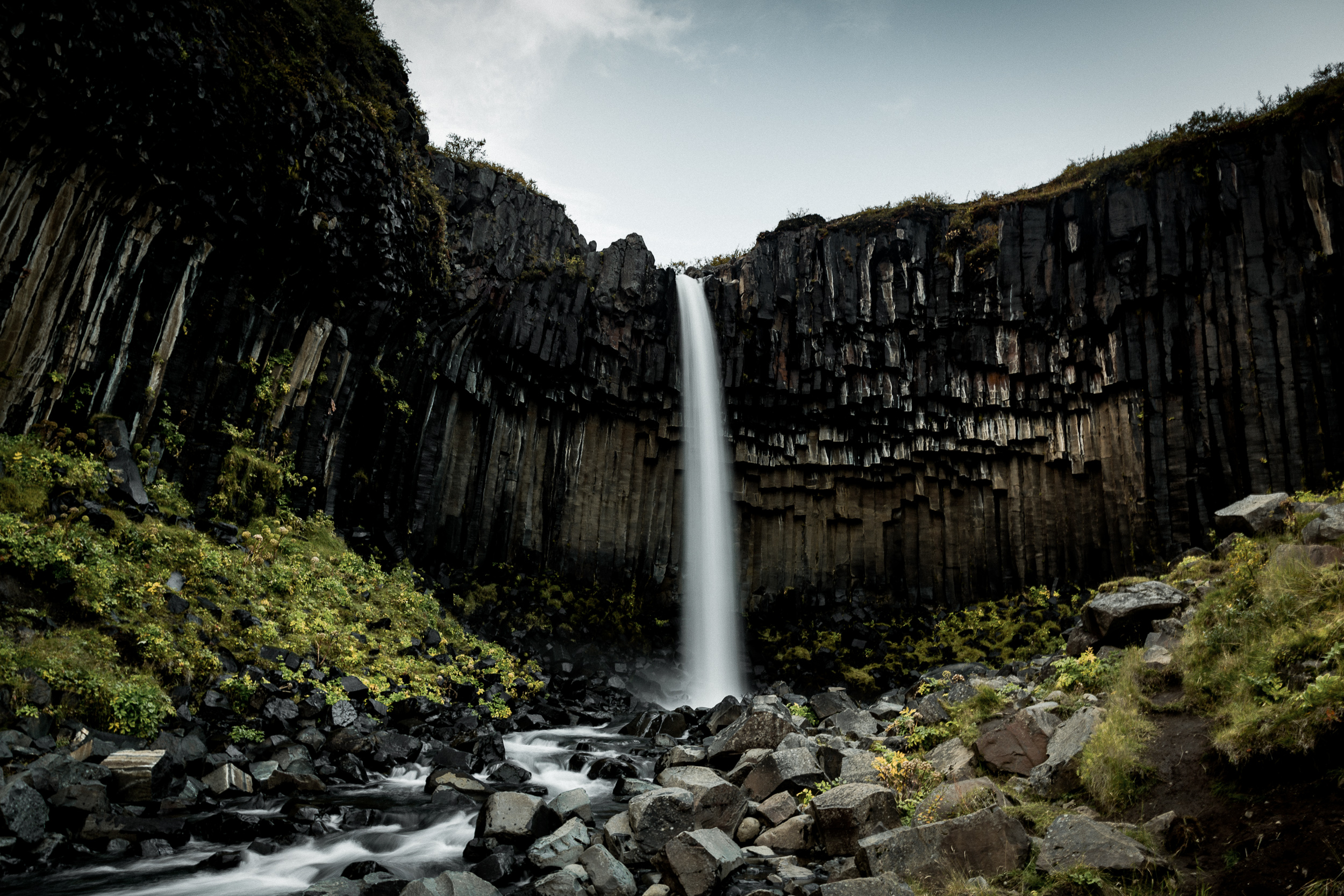 14-iceland-svartifoss-waterfall-basalt-column-anna-elina-lahti-photographer.jpg