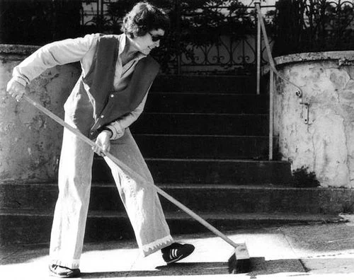Image: Jo Hanson, Art That’s Sweeping the City, 1980. Photograph by Jim Weeks. Courtesy of Dr. Leni V Reeves and Zack Schlesinger. This research was a collaborative project with faculty from UC Davis and Cal Poly, SLO.