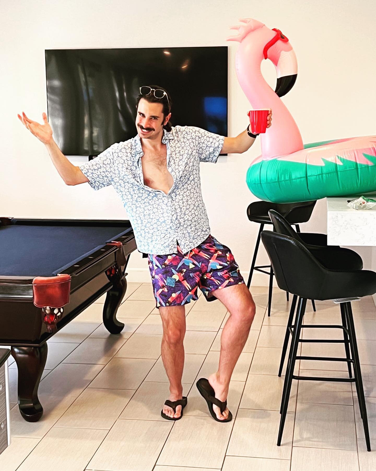 I don&rsquo;t know how I can be any clearer, but THIS is the vibe I&rsquo;ll be bringing to summer &lsquo;23 ok?🍹🩳🦩 And honestly, it would be in your best interest to inject a lil of this energy into your life too! 👈😎👉
.
.
.
#summertime #birthd