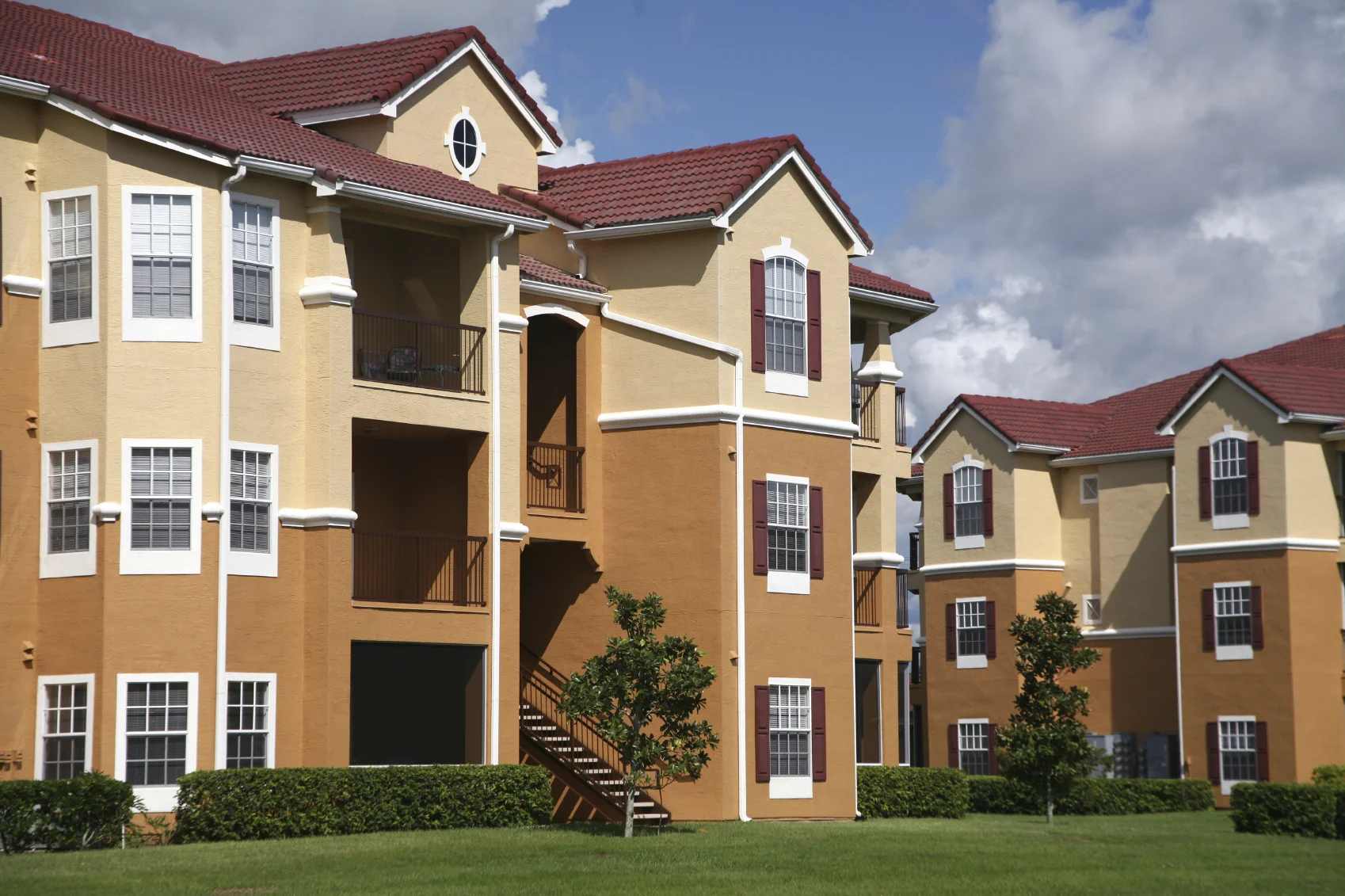 apartment complex.jpg