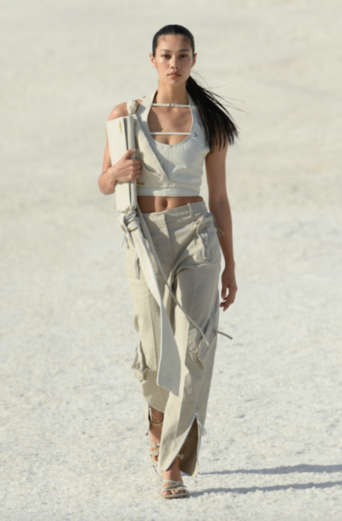 Jacquemus Fall 2022 Ready-to-Wear collection gives us major Dune vibes.