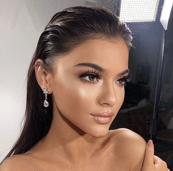 Hailey Bieber & Kendall Jenner Use This Chanel Foundation For Dewy