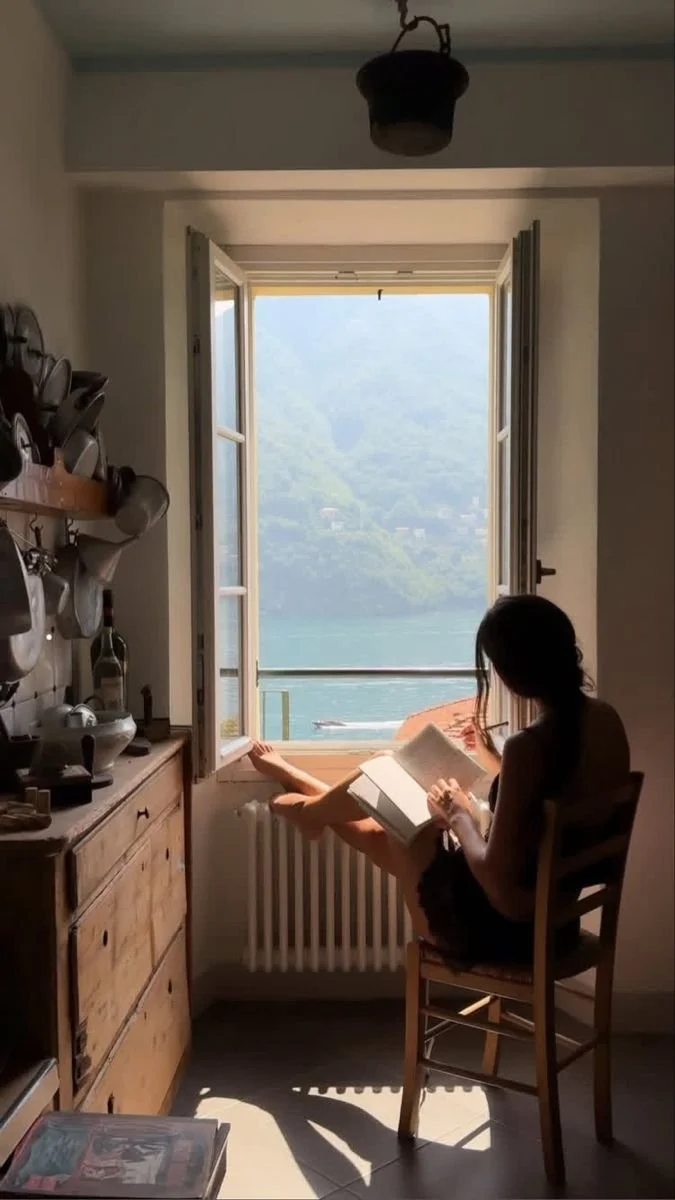 5 Books You MUST Read At Least Once in Your LIFe