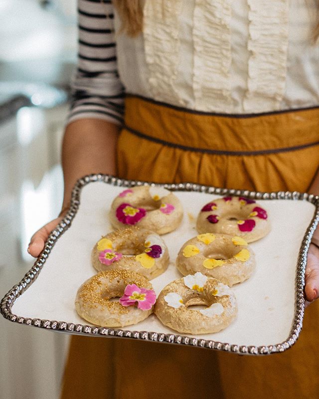 Happy National Donut Day! 😍 🍩 🌸 #nationaldonutday #thrivewhereplanted pc: @gabriellagordonphoto
