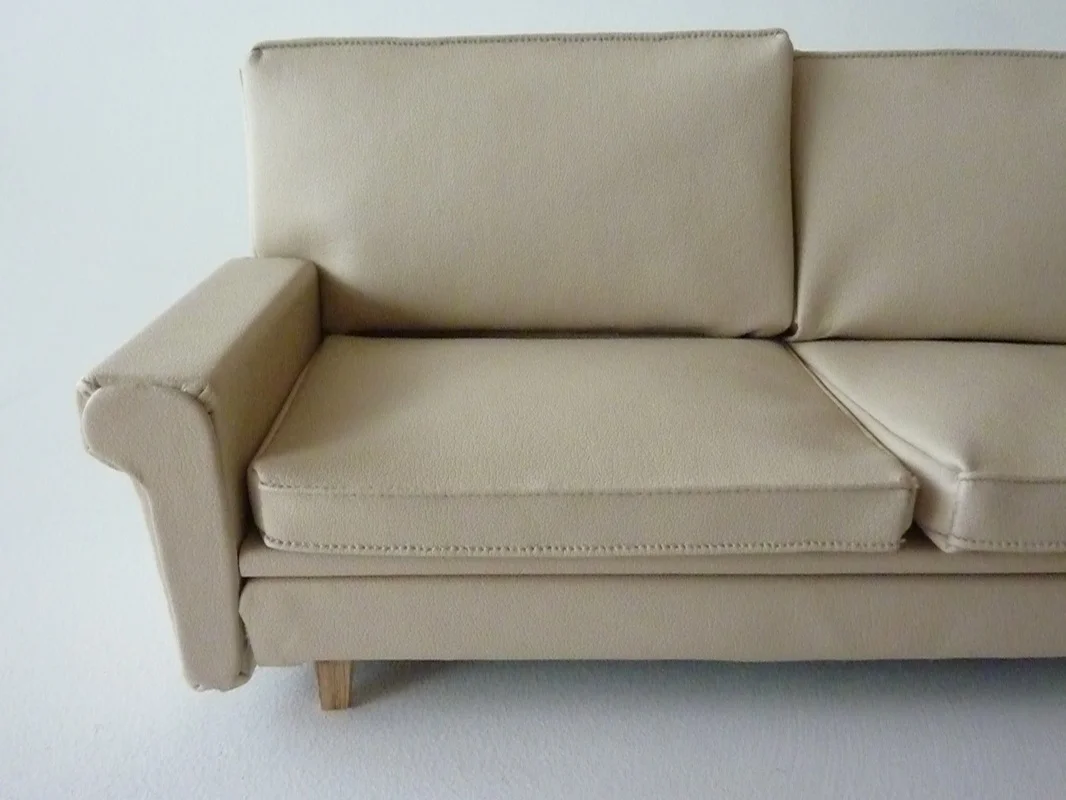 couchclose.jpg