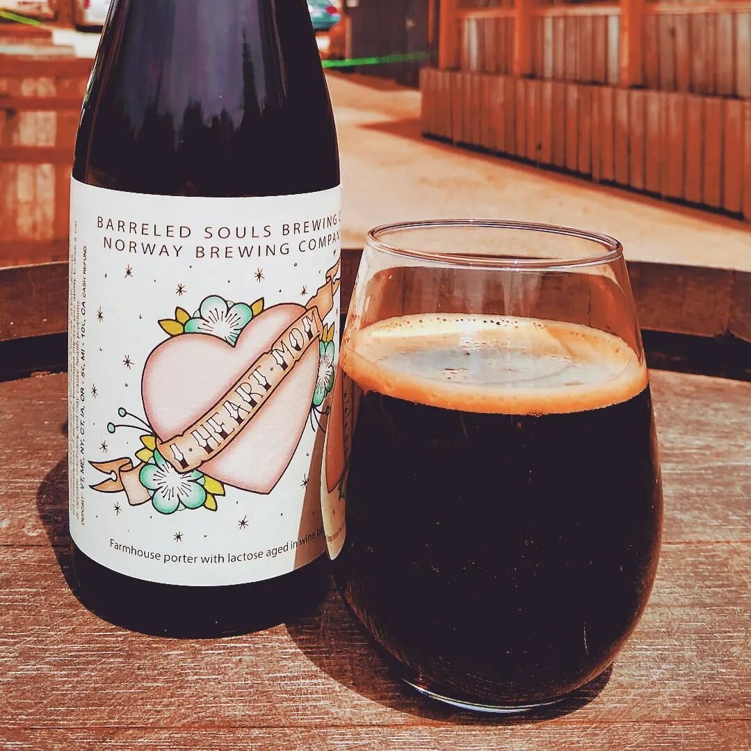 🍺🍷I HEART MOM CLOSE-UP 🍷🍺 This collab with @barreledsouls is a porter made w/ @blueoxmalthouse pale malt, Thomas Fawcett dark malts, and lactose, and was fermented with our own farmhouse yeast in oak puncheons. It was then aged in red wine barrel