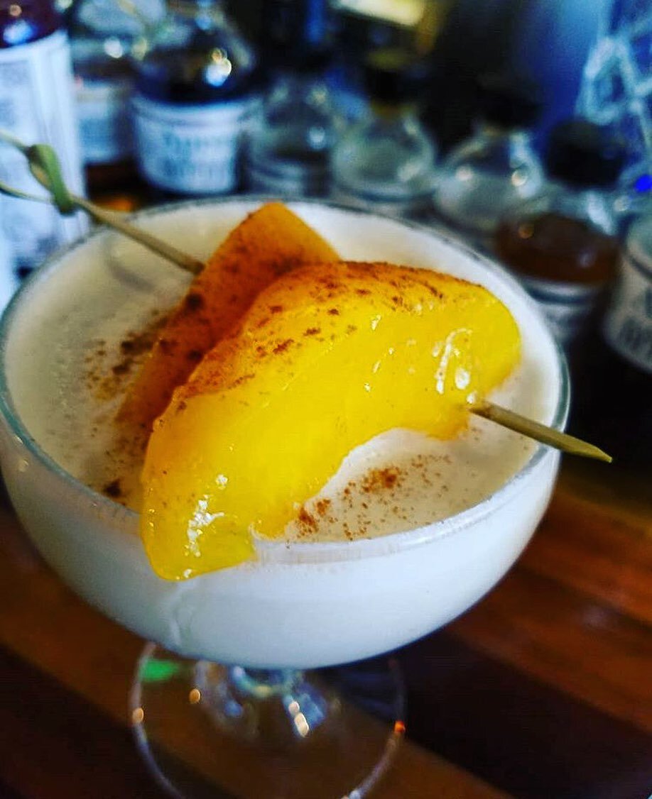 Throwback to our fall 2019 cocktail, Peaches &amp; Cream with Palisade Peach bitters 🍑

Also throwback to sitting at bars, next to each other, without masks on. We&rsquo;ll get there soon (hopefully)!

In the meantime, check out our website for stoc