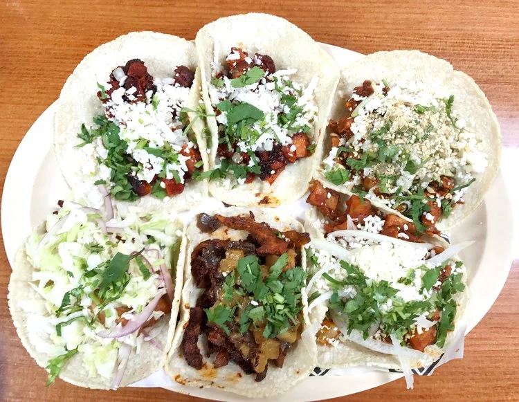 Tacos de pollo, al pastor y zanahorias