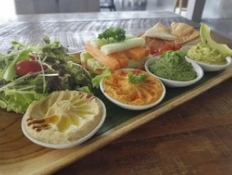 Life Cafe hummus tray