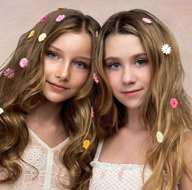 Another Spring inspired shot featuring Alex and Katie wearing @semsem_official @alexandra_lenarchyk @katence_lucas_tara_lucas #nycphotographer #kidsstyle #kidsfashion #photoshoot #fashionkids #semsem #childmodel