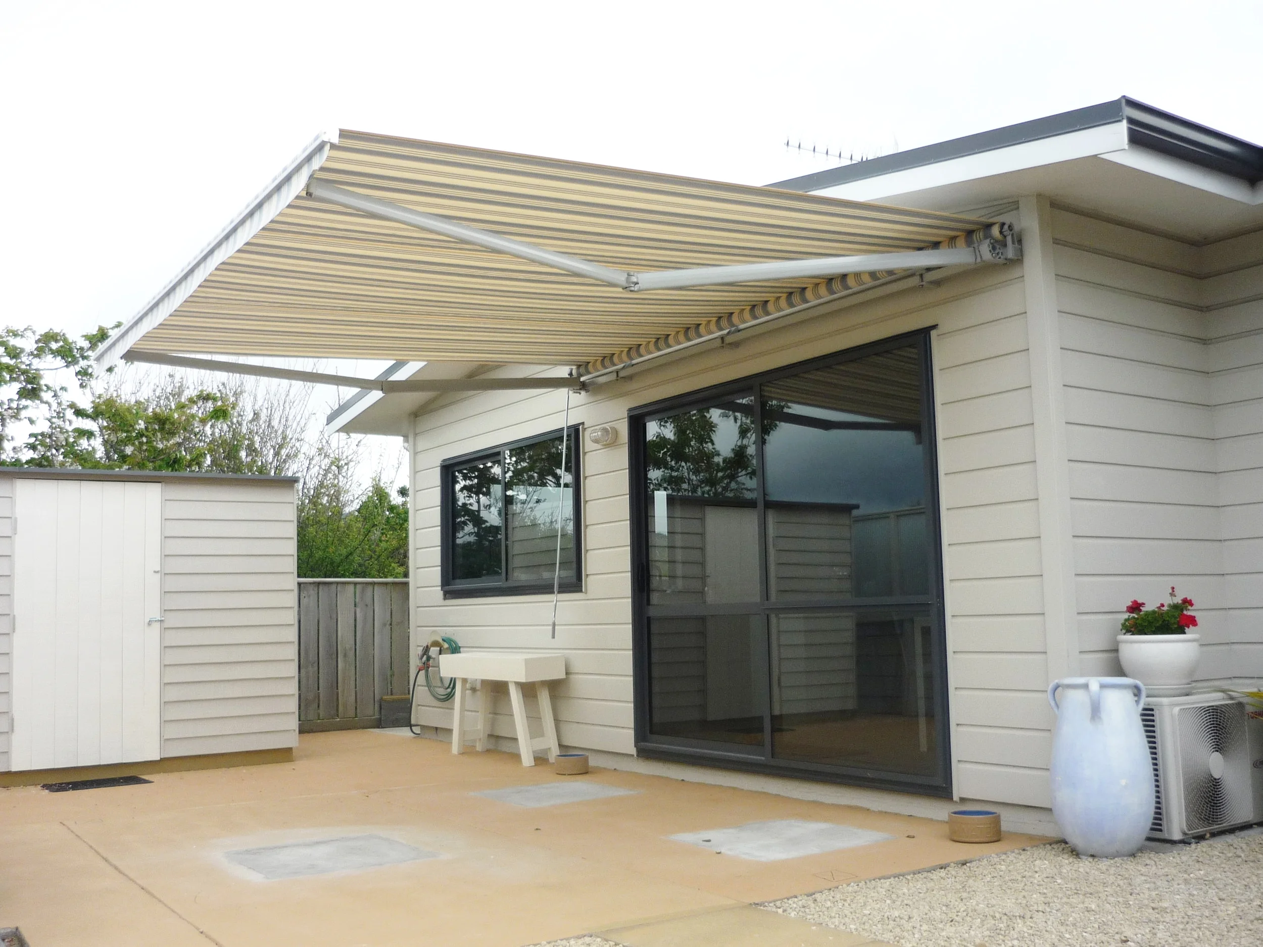 Duncan - LA Awning (1).jpg